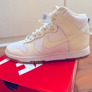 Nike HighTop Dunk Neutral “Sail/Gum” Colorway
